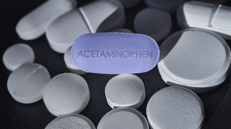 Pills with acetaminophen stamped on them