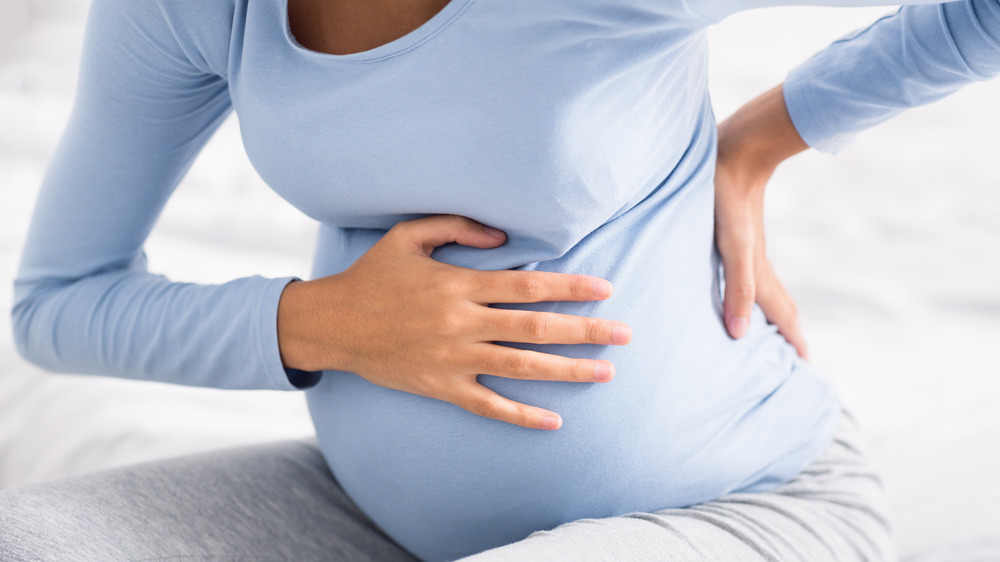 pregnant woman with back pain